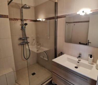 Cros-de-Cagnes Apartamento | Lido, private apartment seaside, parking, swimming pool