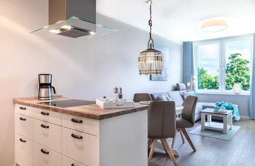 Alt-Travemunde/Ronnau Apartamento | Liebevoll Eingerichtetes Apartment in Ostseenähe mit Loggia und Tollem Parkblick