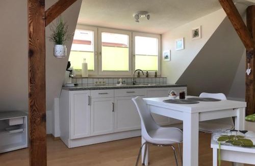 Zwenkau Apartamento | Liebevoll eingerichtete Ferienwohnung im DG