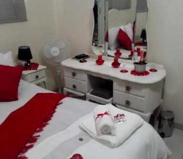George Casa | Lientjies Overnight