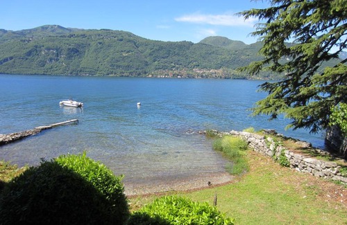 Lierna Apartamento | Lierna Beach Apartments
