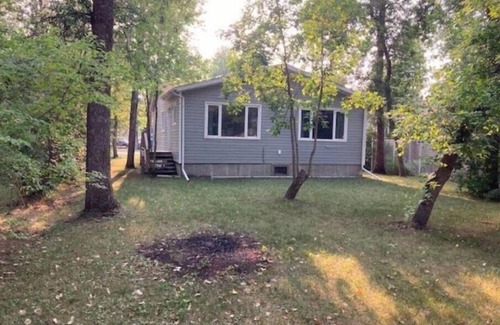 Dunnottar Casa | LIFE AT THE BEACH! - Matlock Manitoba