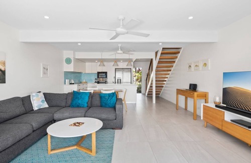 Noosaville Apartamento | Life doesn't get Much Better at this Noosa River Front Townhouse