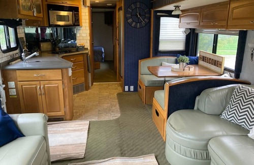 Fort Wayne Casa | Life got SIMPLE! Steps to Franke Park & Zoo!!! Central, yet NATURE at your door!
