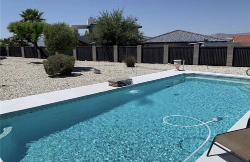 Sunridge Estates Casa | Life is Better on the River Snowbirds are Welcome-message for monthly rates.