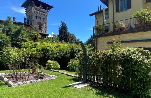 Tremezzo Apartamento | Life is Good - Front Lake Apartment in Villa
