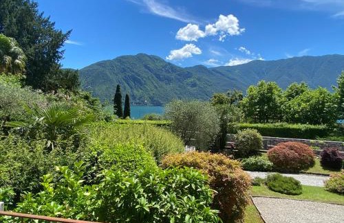 Tremezzo Apartamento | Life is Good - Front Lake Apartment in Villa