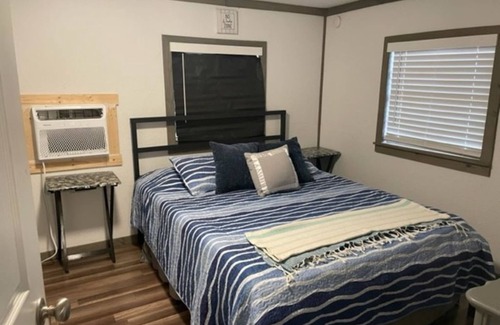 Dandridge Cabina | Life on the Docks Cabin 2 Cozy cabin in Dandridge TN