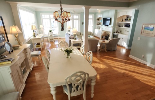 Melrose on the Beach Casa | Life's A Beach. An outstanding 5 bedroom home located on a unspoiled island.