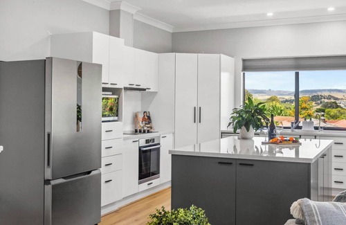 Normanville Casa | Life’s Better Beachside - luxury two storey home in Normanville, Fleurieu Coast.