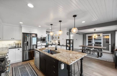 Maple Valley Casa | Life's Better on the Lake