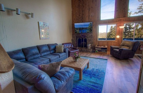 Tahoe Village Condominio | Life's Better The Milky Way 4 Bedroom Condo by RedAwning