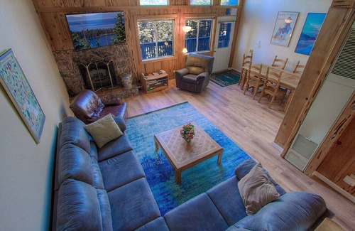 Tahoe Village Condominio | Life's Better The Milky Way 4 Bedroom Condo by RedAwning