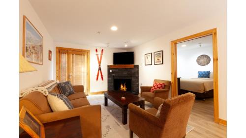 Taos Ski Valley Casa | Lift 1 Lookout - NEW PROPERTY - WiFi - Ski Locker - Mountain Views - Shops - Restaurants
