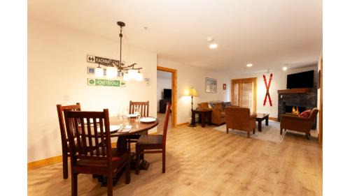Taos Ski Valley Casa | Lift 1 Lookout - NEW PROPERTY - WiFi - Ski Locker - Mountain Views - Shops - Restaurants
