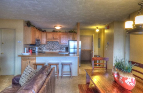 Steamboat Springs Condominio | Lift Tickets Ski To Your Door, Wifi, Deck, Hot Tub