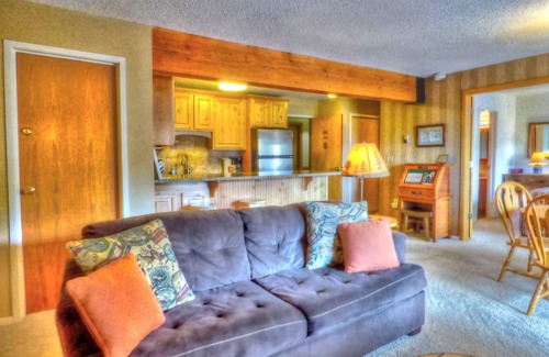 Steamboat Springs Condominio | Lift Tickets Ski In Access & Hot Tub, Perfect For Couples