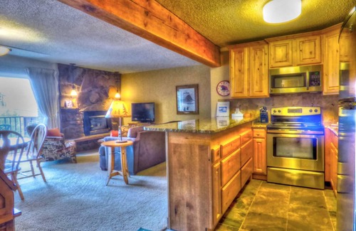 Steamboat Springs Condominio | Lift Tickets Ski In Access & Hot Tub, Perfect For Couples