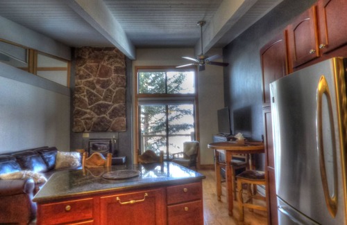 Steamboat Springs Condominio | Lift Tickets Ski-in-out Mnt Side Wifi, Fireplace, Clubhousewinter Shuttle