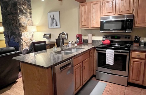 Taos Ski Valley Condominio | Lift View Condo - 9 in the heart of the resort