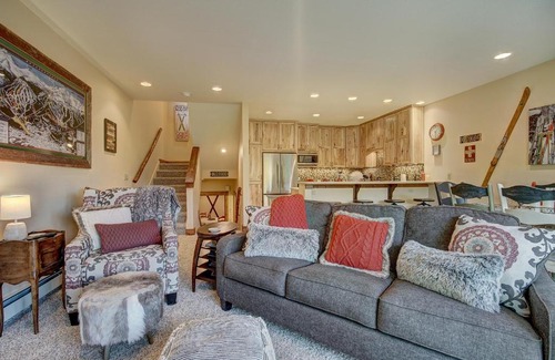 Four O'Clock Villa | Liftside Retreat