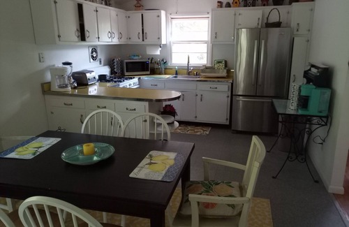 Southampton Apartamento | Light, Airy, Wood-floors, 1 mile from Southampton Village, Pet Friendly, sleep 6
