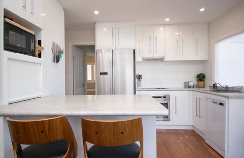 Albany Casa | Light and bright 3 bedroom house with harbour views
