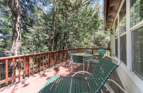 Lake Arrowhead Casa | Light And Bright 3 Bedroom Home by RedAwning