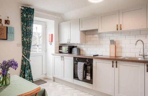 Tetbury Apartamento | Light and Central Apartment above Knead Bakery
