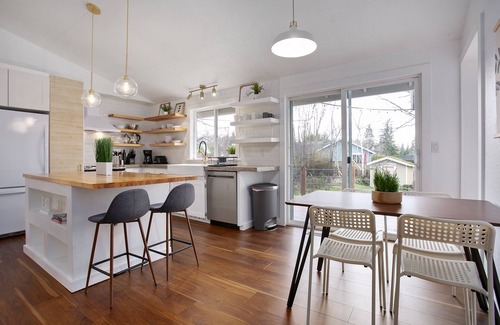 Bellingham Casa | Light & bright 3-bedroom family home on quiet culdesac close to lake and trails
