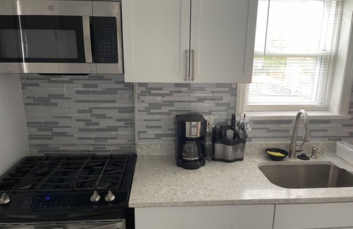Chillum Casa | Light filled 3-bedroom house in Hyattsville MD , DC boarder with AC, WiFi