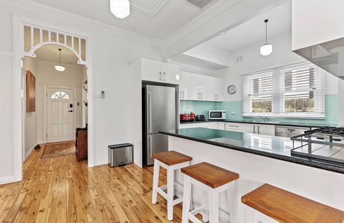 Turvey Park Casa | Light filled and spacious home in a central location