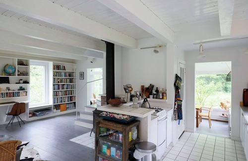 Southfield Cabaña | Light-filled cottage on a picturesque dirt road