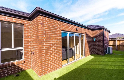 Werribee Casa | Light-Filled Werribee Escape