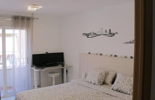 Badalona Apartamento | Light-flooded apartment with private terrace
