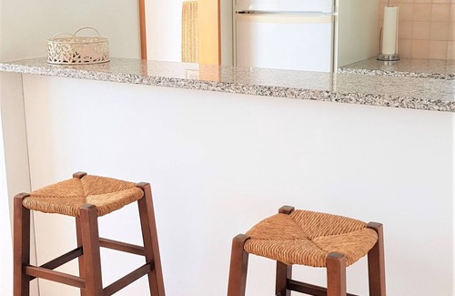 Minusio Apartamento | Apartamento inundado de luz y amueblado con amor con una fantástica terraza