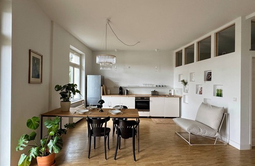Wuppertal Apartamento | Light-flooded open-plan apartment, high-quality furnishings, great bathroom and balcony