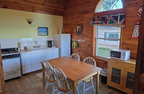 Oscoda Cabina | Lighthouse Inn Cottage, Lighthouse Cottage Comfortable