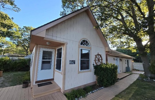 Oscoda Cabina | Lighthouse Inn Cottage, Lighthouse Cottage Comfortable