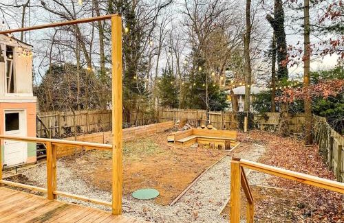New Buffalo Casa | Lighthouse Cottage - Family Friendly Kids and Pets