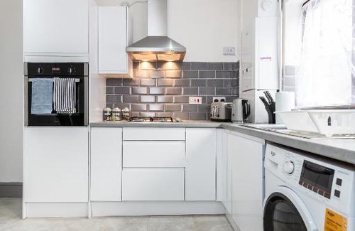 Becontree Casa | Lighthouse in Dagenham