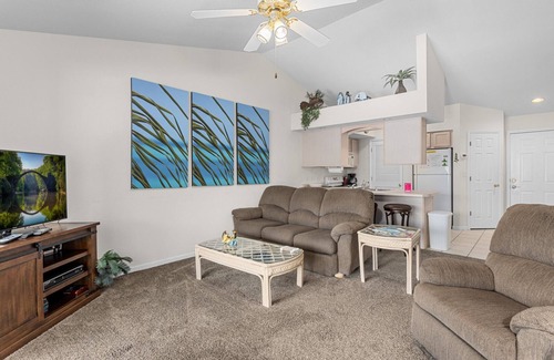 Lakeland Condominio | Lighthouse Landing 5-403 - Waterfront Condo with Screened Deck!