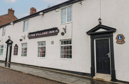 Seaham Cabaña | LIGHTHOUSE ROOM, pet friendly, with a garden in Murton, County Durham