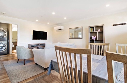 Pine Point Condominio | Lighthouse Suites at Pine Point - only steps from beautiful Pine Point Beach!