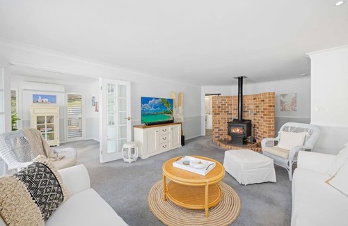 Port Macquarie Casa | Lighthouse Vaccay - family beach house with pool