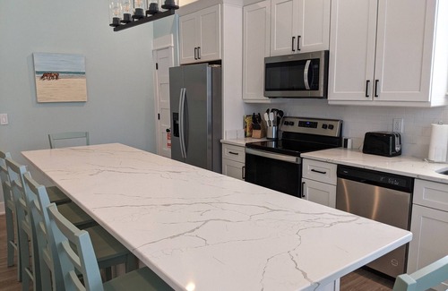 Corolla Light Cabaña | Lighthouse Views, Beach Parking Pass, No Cleaning Fees, & Pets Stay Free