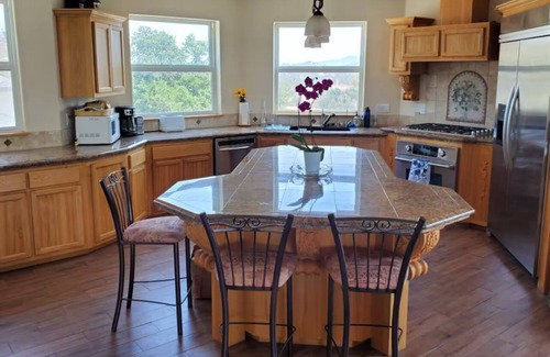 Oak Shores Casa | Lighthouse Views + Dock