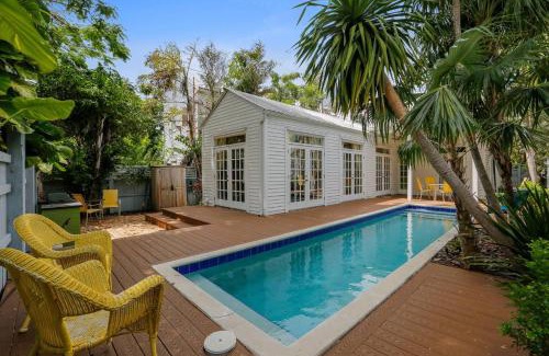 Downtown Casa | Lighthouse Villa by AvantStay Walk to Southernmost Point w Private Pool Patio Month Long Stays