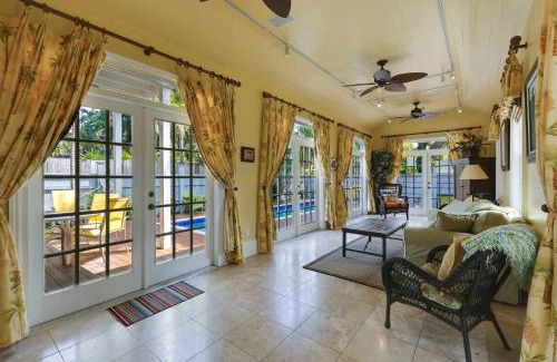 Downtown Casa | Lighthouse Villa by AvantStay Walk to Southernmost Point w Private Pool Patio Month Long Stays