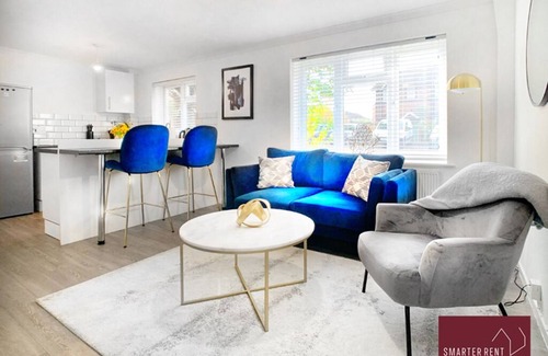 Lightwater Casa | Lightwater - 1 Bedroom Terrace House